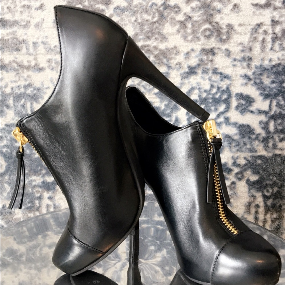 Bar lll Leather Booties ***NEW***